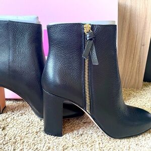 Kate Spade Leather Ankle Knott Zip Boot in Black size 6.5